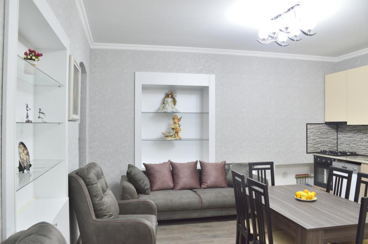 Mtatsmindaze Hotel Tbilisi Bagian luar foto